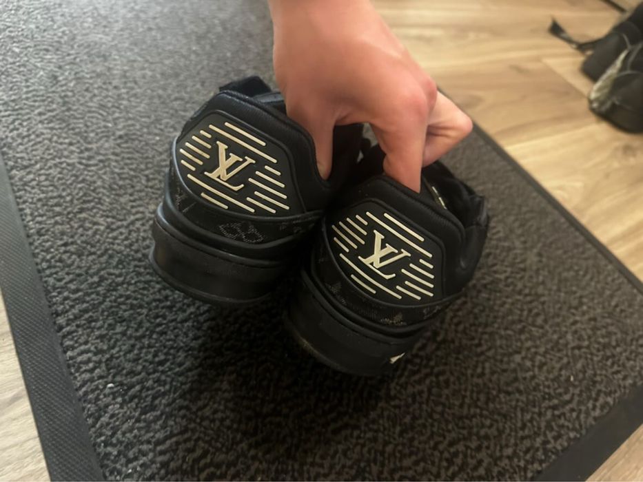 Adidasi Louis Vuitton marimea 42