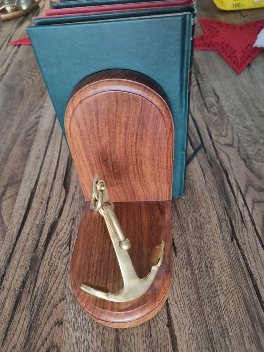 Opritoare/Suporți cărți din lemn