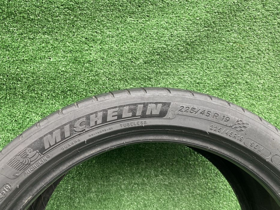 Set 4 anvelope vara 225 45 19 Michelin PilotSport4  Dot 2519 4mm