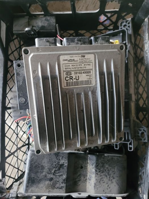 ECU Calculator motor Kia Carnival 2.9CRDI 39102-4X520 81079C DDCR }