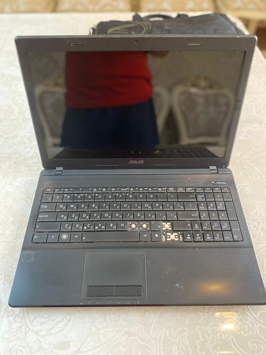 Ноутбук в рабочем состоянии, модель ASUS. Х 54С. Процессор к5