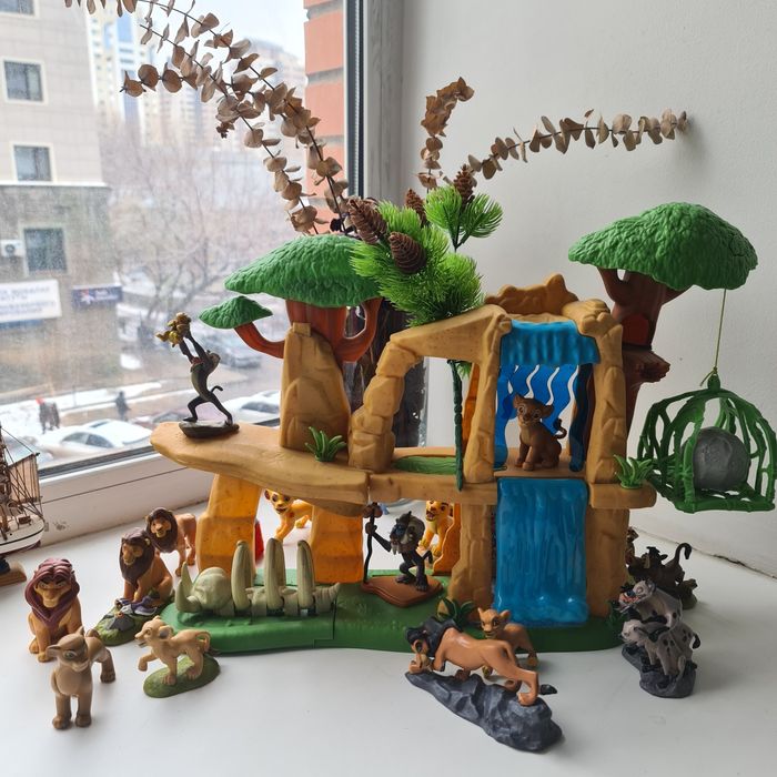 Игрушки по мультфильму скала предков КОРОЛЬ ЛЕВ