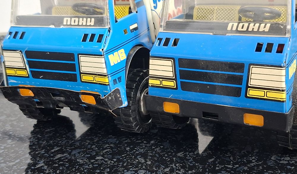 Металлическая машинка производства СССР