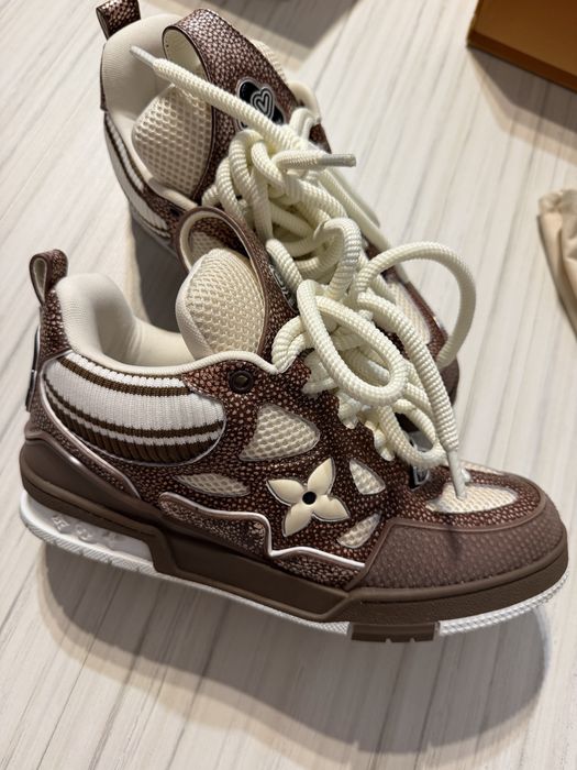 Vand adidasi louis vuitton