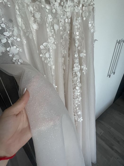 Булчинска рокля с орнаменти