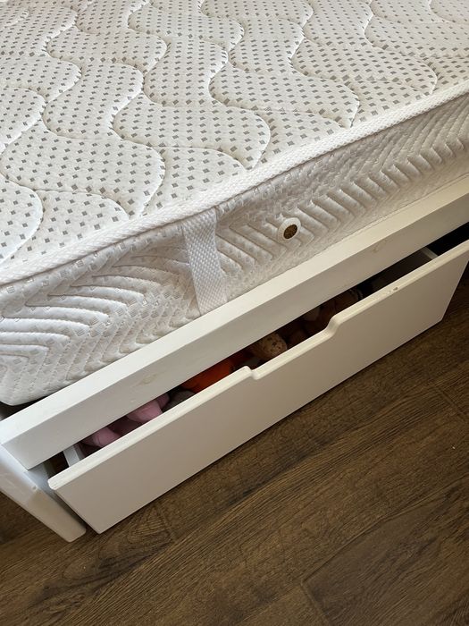 Две Кровати детская и подрастковая в отличном состоянии