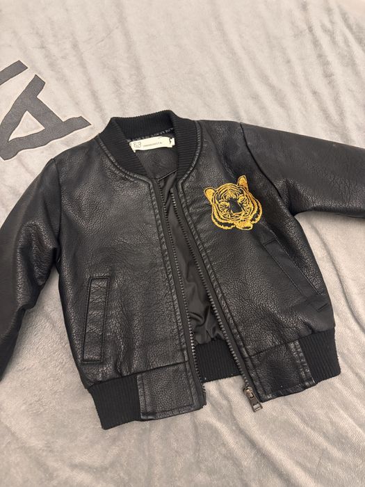 Продам бомбер на мальчика