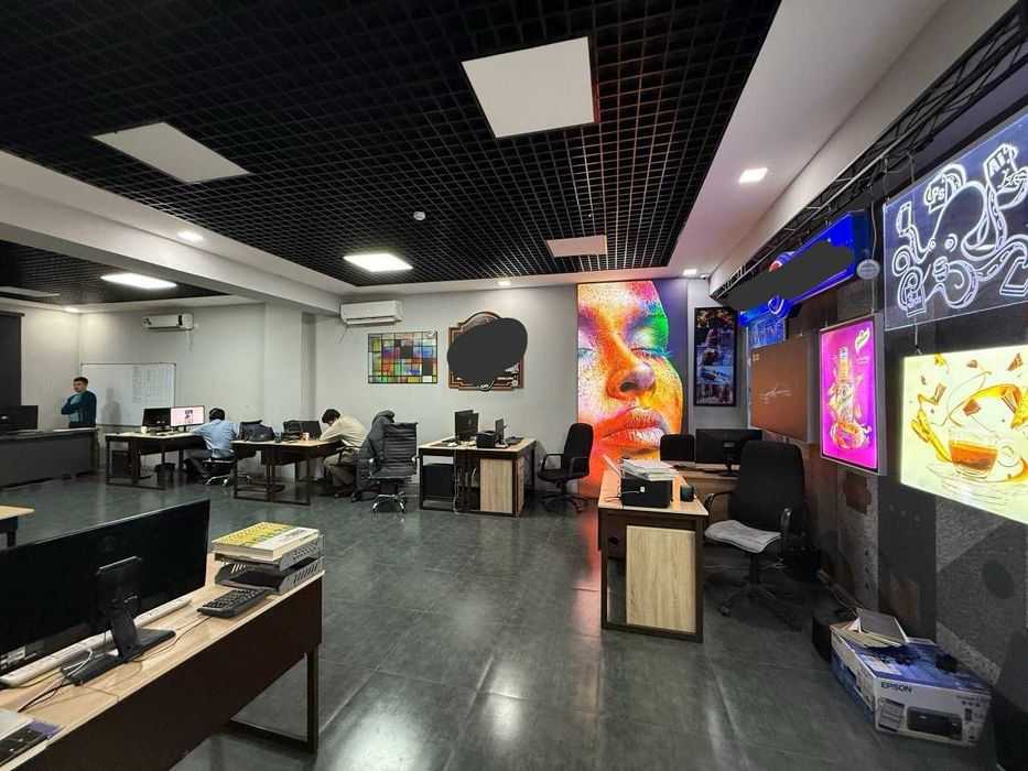 Продается здание в в Яккасарайском р-не. Вдоль дороги. Под офис/шоурум