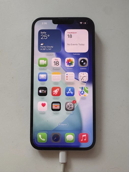 Чуден IPhone 14 Plus