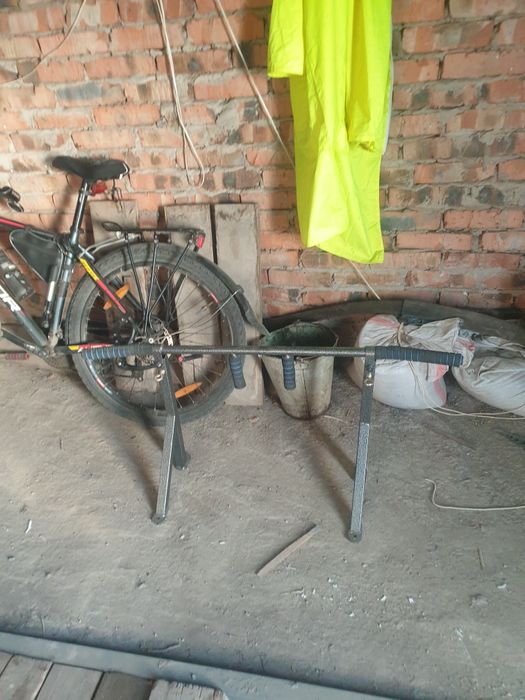 Продам турник металлический настенный