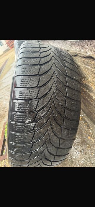 Jante gama Mercedes 8.5J%19H2 Et60 cu anvelope de iarnă 255/50/19 NEXEN , garanție , factura cu TVA inclus , livrare în țară prin curier rapid .