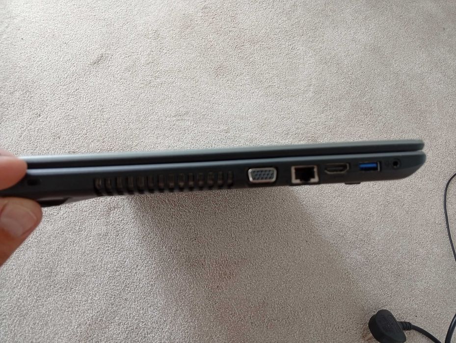 Acer 15,6"/12RAM/i3 процесор 1, 7GHz/1TB, като нов, лаптоп, ноутбук