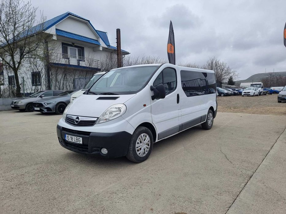 OPEL VIVARO 8+1 // 2.0 DIESEL 114cp // 2013 // RATE FIXE//AVANS ZERO