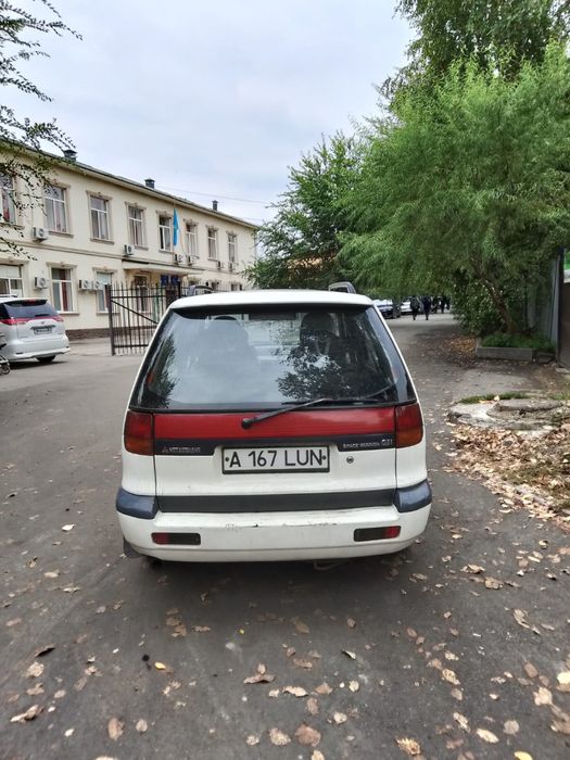 Продам mitsubishi space runner