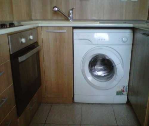 Дава се под наем Двустаен апартамент в София, Изток - 60 кв.м за 525 € - Снимка #2