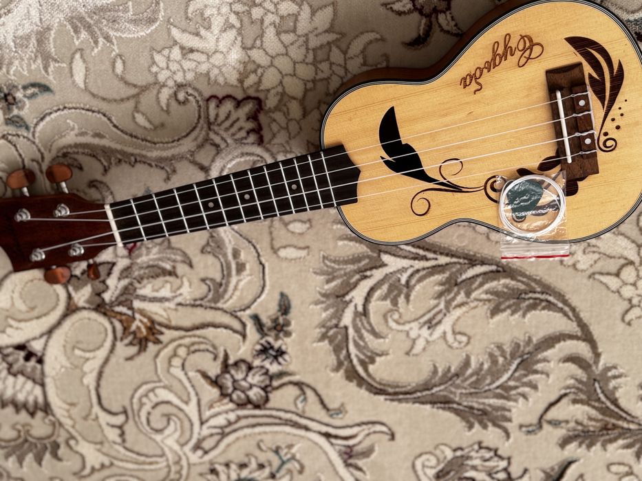 Продам укулеле