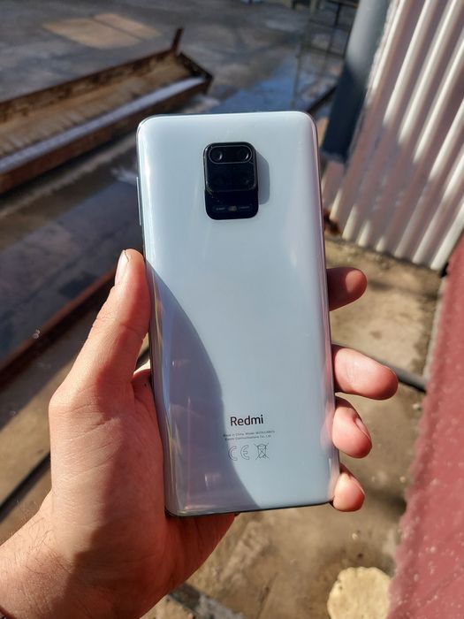 Айфон 11 64гб и редми нот 9про 128гб