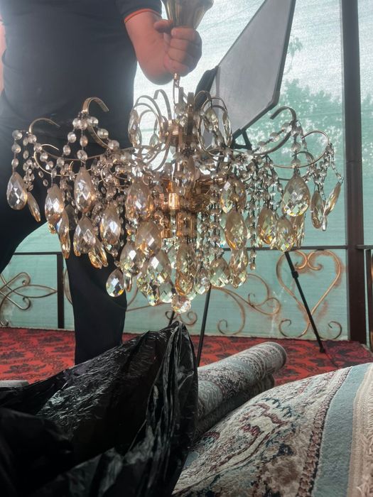 Продается люстра