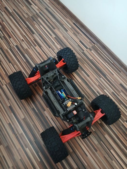 Traxxas x maxx 8s automodel