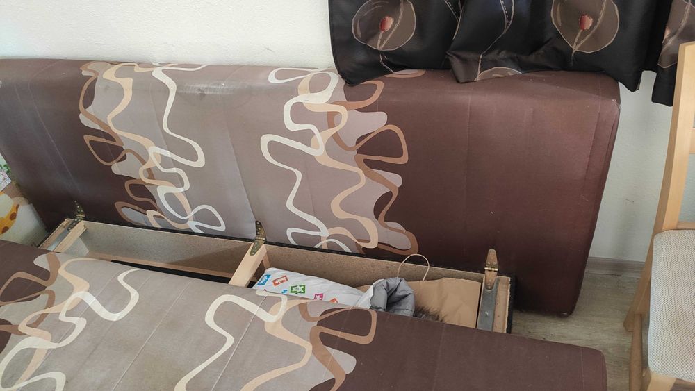 Диван, разтегателен, подарявам