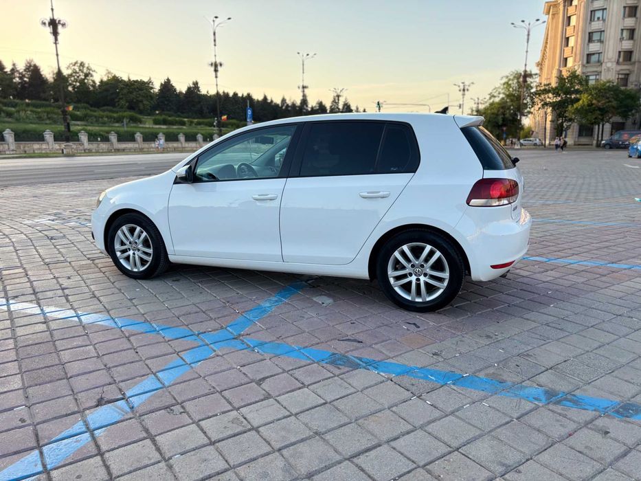 VOLKSWAGEN Golf 2011 — imagine 3