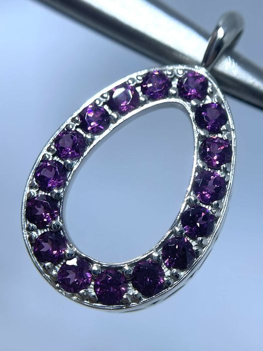 Сребърна висулка "Faberge" с Махенге Гранати