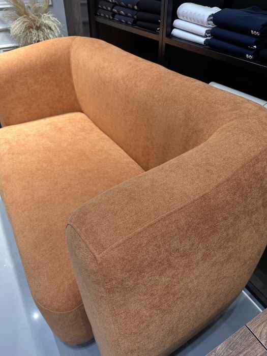 Продаю новый диван