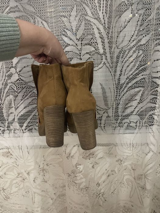 Велурени боти