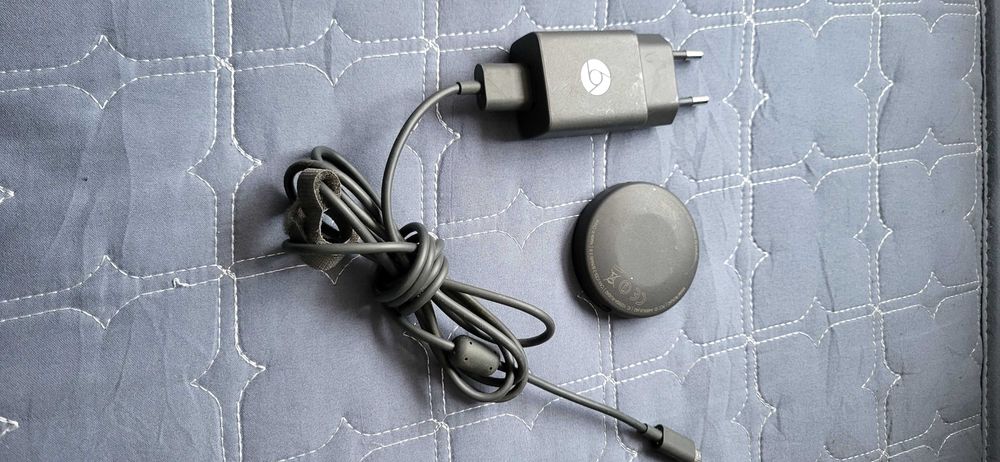 Google Chromecast Audio Media Streamer - RUX-J42   se vinde cum se vede in poza