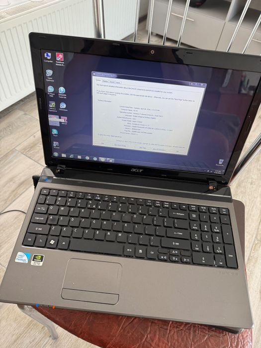 Vând laptop acer