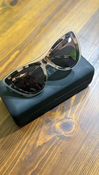 Слънчеви очила DKNY