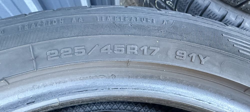 4бр 225/45/17 на 6мм с 20дот Дебица