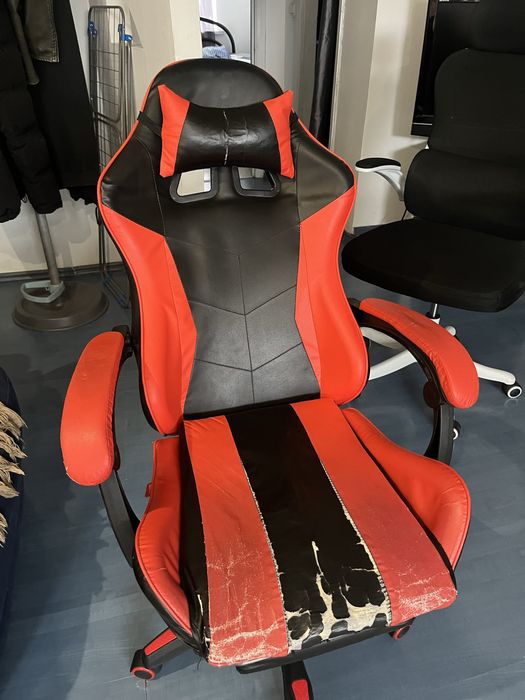 Игровое компьютерное кресло
