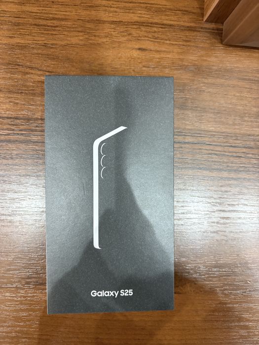 Продам  Samsung S25 256 gb