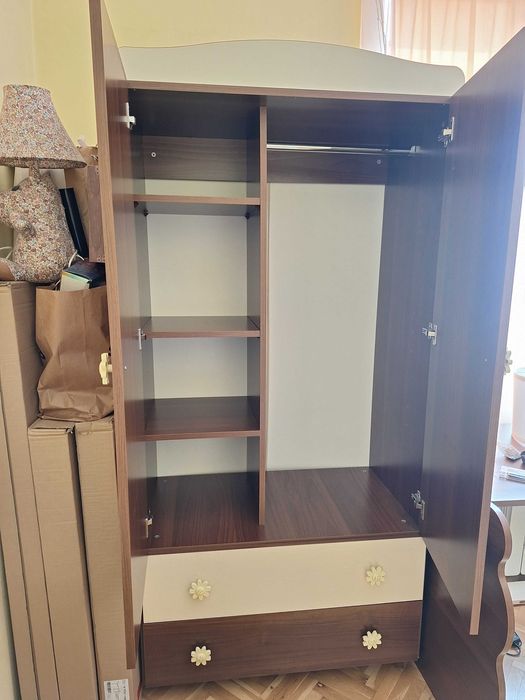 Мебели за детска стая: гардероб, скрин, шкаф