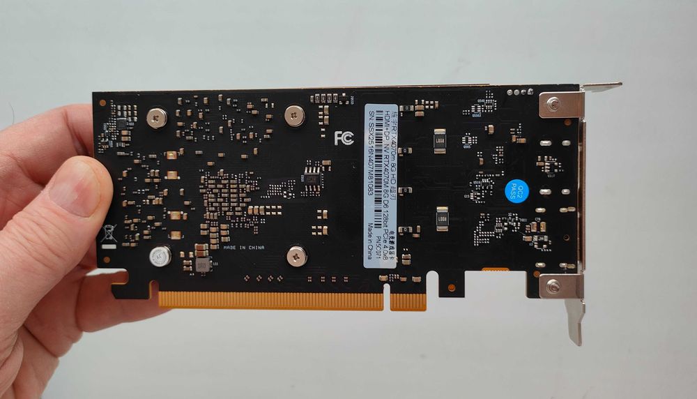 Видеокарта GeForce RTX 4070 SFF