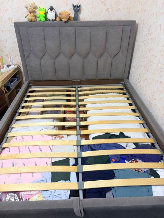 Кровать двуспальная