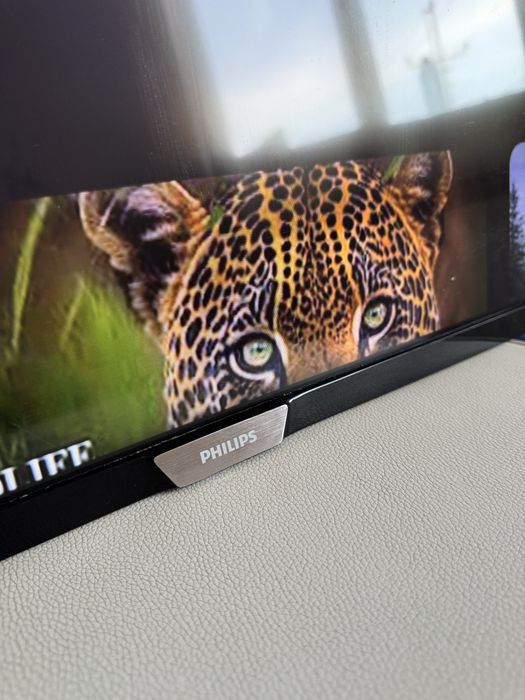 Телевизор 4К Philips smart tv 140cm