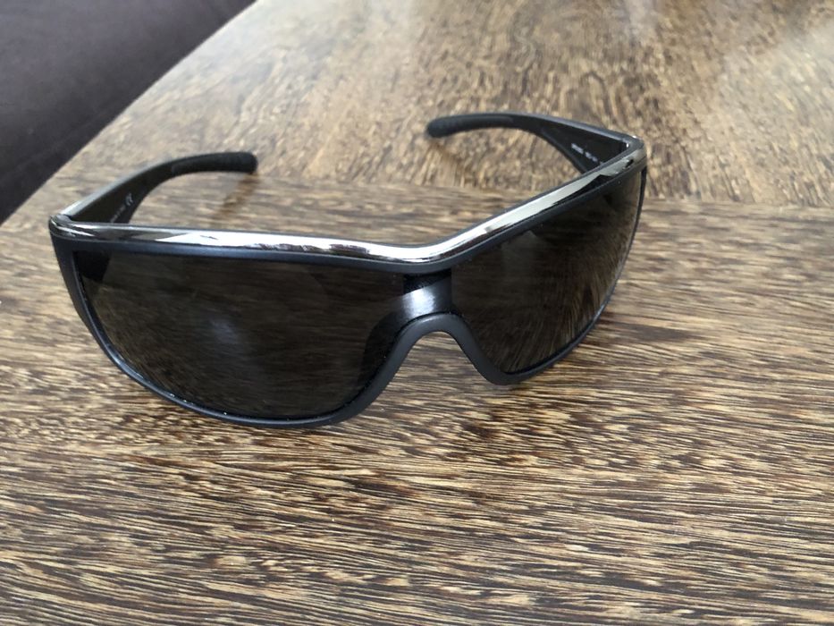 Солнцезащитные очки Prada