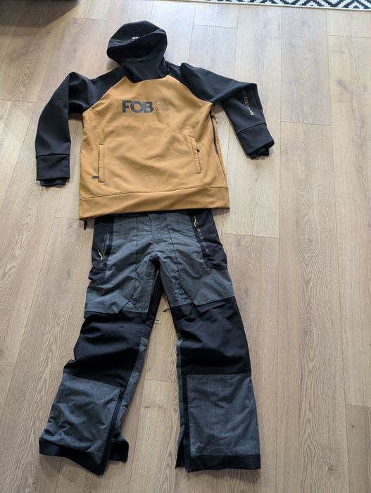 Costum  snowboard  (Geaca softshell  4F FOB + BIB pants )