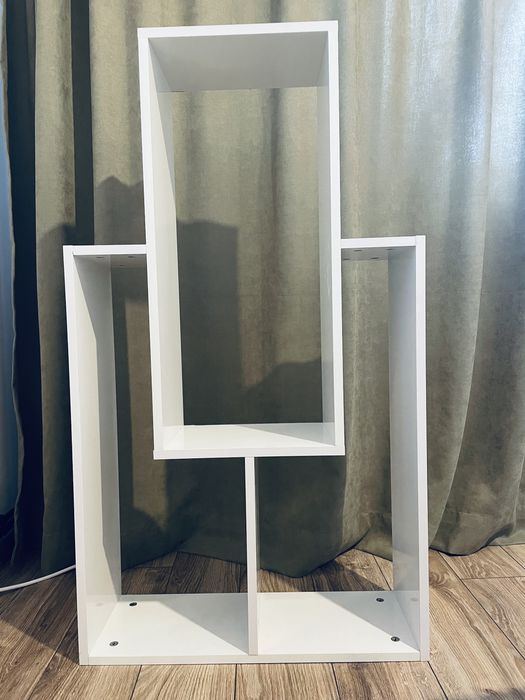 Raft alb cu trei compartimente