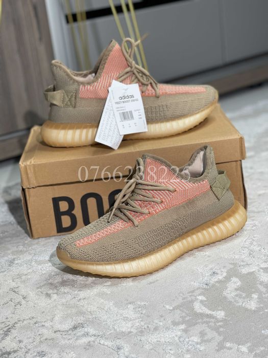 Adidasi YEEZY BOOST 350 V2