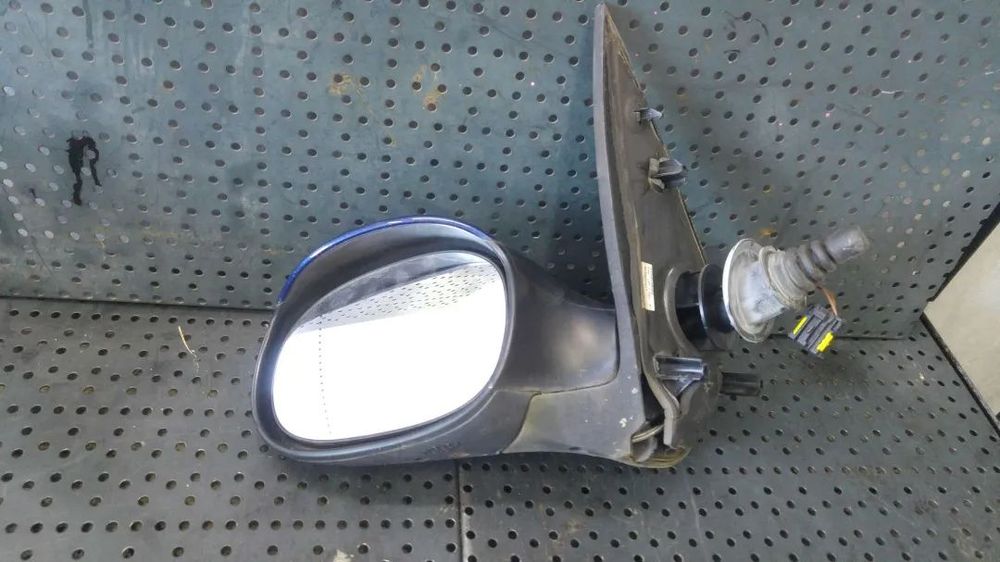 Oglinda manuala stanga peugeot 206 96480955xt