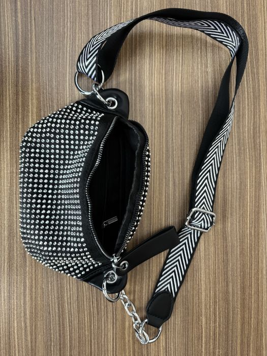 Малка чанта за през рамо