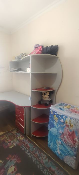 Детский писменный стол