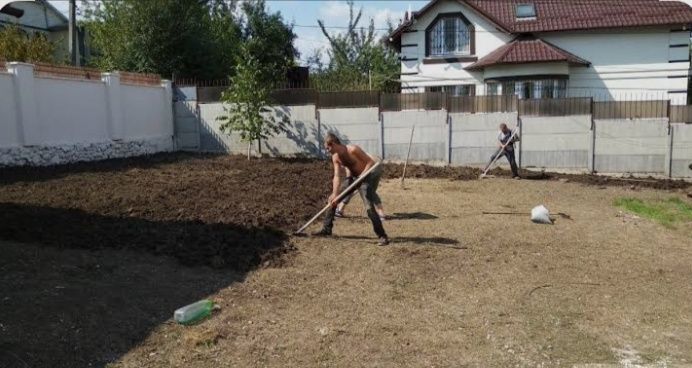 Хозяйственные работы в огороде