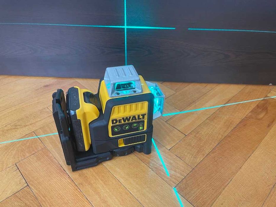 Нов зелен лазерен нивелир Парксайд Parkside внос от Германия с тринога