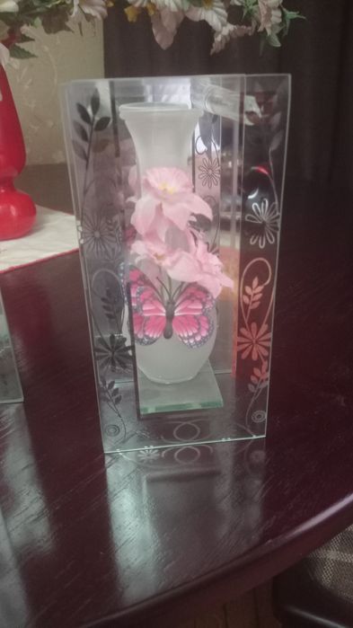 Продаю красивые сувениры в стекле.