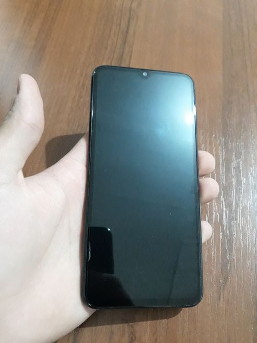 Samsung a20 sotiladi holati yaxshi