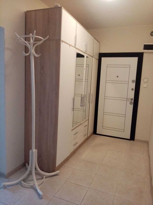 Собственик отдава под наем в гр. Перник кв. Изток, двустаен обзаведен апартамент 64 кв.м на комуникативно място